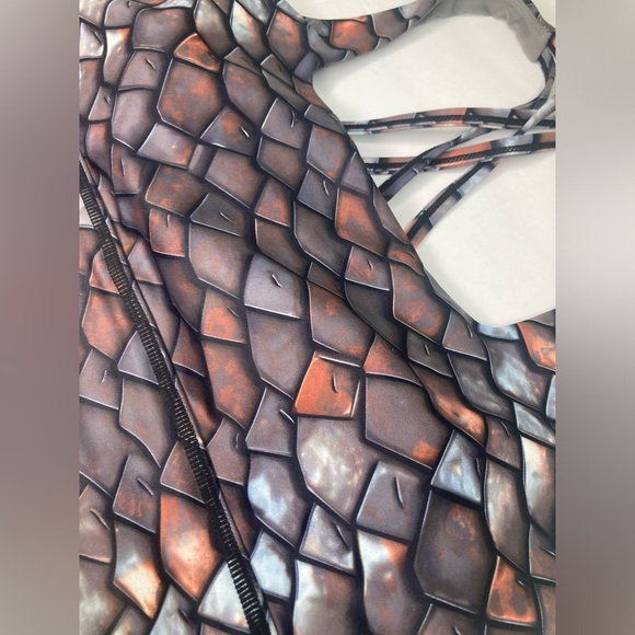 CVG Sports Bra Size Large Ironclad Armor Scale Print Constantly Varies Gear - Picture 4 of 5